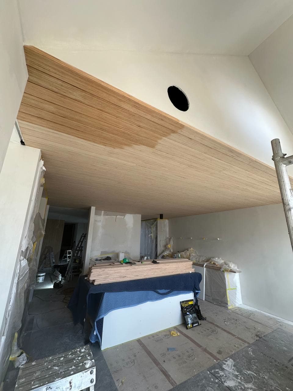 Panelled apartment repaint in Doncaster — photo 5